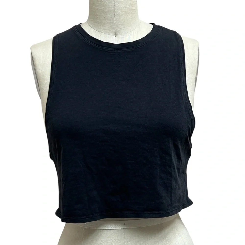 Lululemon Cut Back Crop Tank in Black